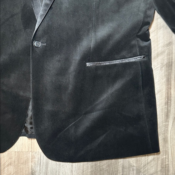 Express 2 Piece Velvet Black Slim Fit Tuxedo - 48L - Picture 5 of 16